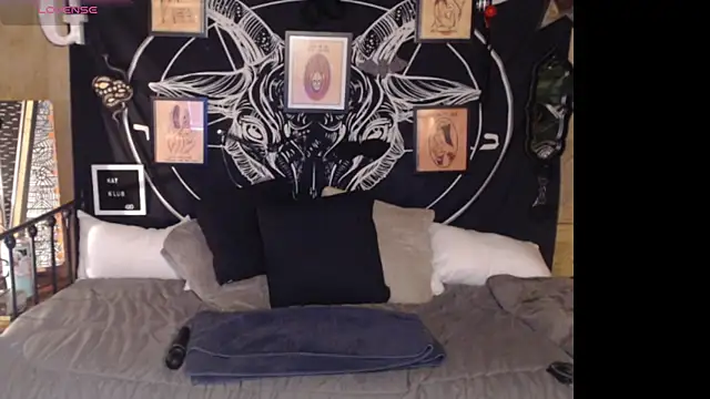 ImKatMeow online show from March 25, 1:25 pm