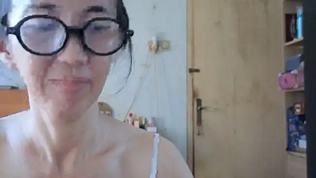 princessD077 online show from May 8, 8:50 am