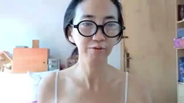 princessD077 online show from May 17, 2:11 am