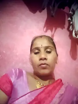 Snapshot of OliveGreen22 chatting on November 2, 6:06 am OliveGreen22 online show from November 2, 6:06 am