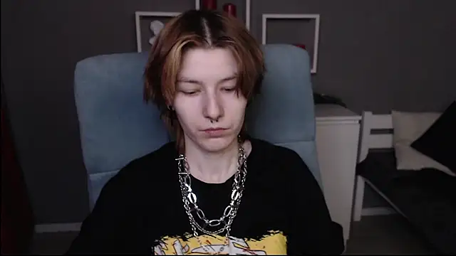 guitarandangell online show from February 12, 9:11 am