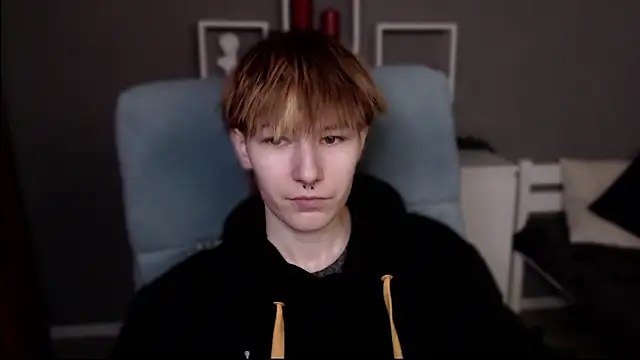 guitarandangell online show from February 25, 11:09 am