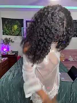 DaisyMynx online show from December 3, 4:04 am