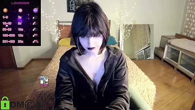 A Skyy online show from April 29, 8:25 pm
