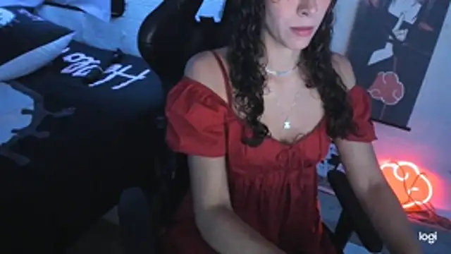 MartesBratty online show from May 10, 9:39 pm