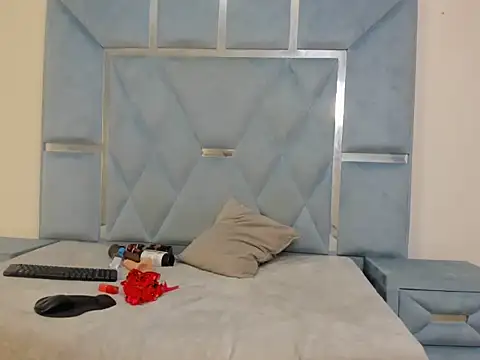 valentinaasm online show from April 5, 1:10 pm