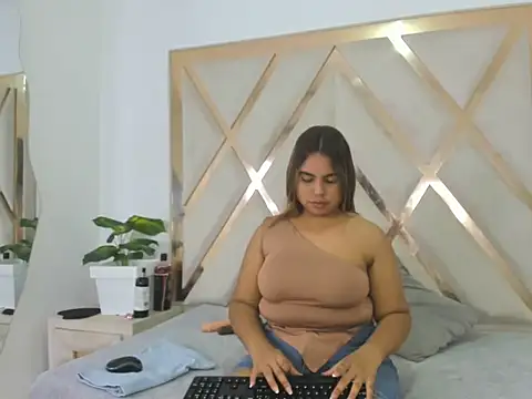 valentinaasm online show from March 22, 12:33 pm