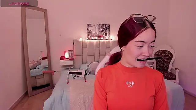 Amaraa couper1 online show from February 18, 4:11 am