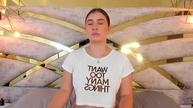 caroo giraldo  online show from November 6, 11:49 am