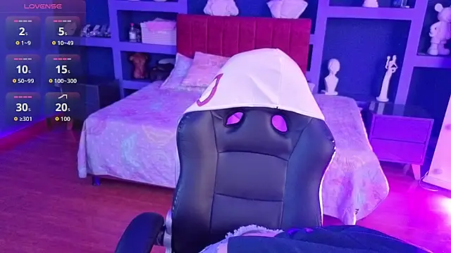 littlee red online show from January 17, 9:11 pm