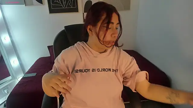 littlee red online show from January 8, 9:08 pm