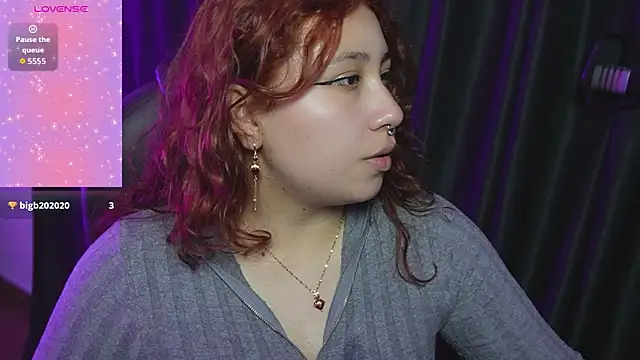 littlee red online show from April 29, 11:21 pm