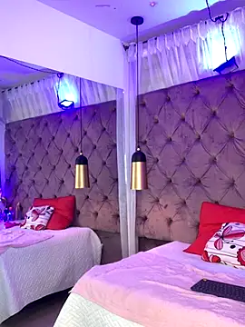 Orianabluee  online show from December 16, 7:31 pm