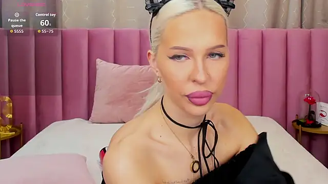 KailaCrystall online show from November 5, 2:39 am