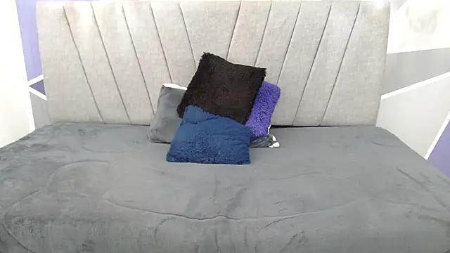 luna merie online show from March 31, 2:50 pm