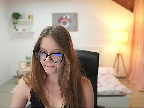 lisa mccoy  online show from October 19, 1:46 pm