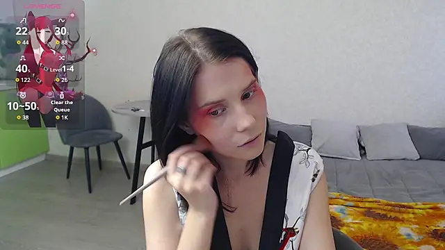 Mell Hyees online show from October 31, 1:59 pm