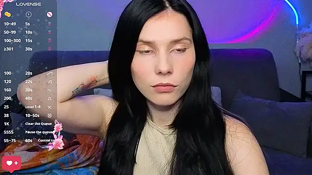 Mell Hyees online show from December 4, 6:19 pm