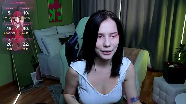 Mell Hyees online show from October 25, 11:40 am