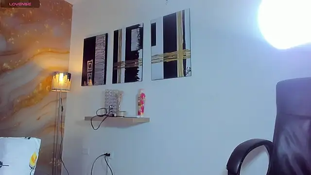 NahomiWalker  online show from December 15, 8:58 pm