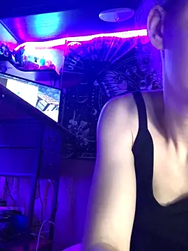 Thedeepwebcutie online show from May 24, 8:35 am