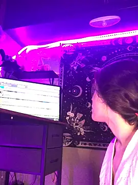 Thedeepwebcutie online show from April 29, 9:45 am
