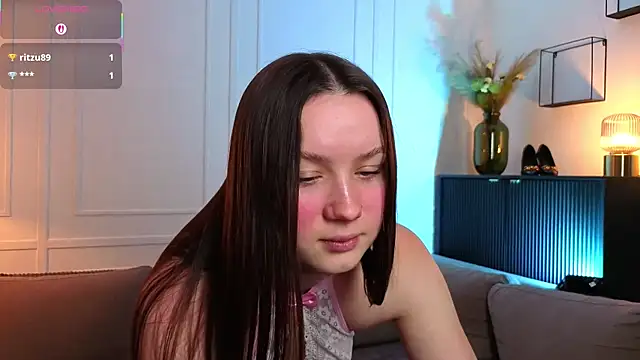 LunaMim online show from January 9, 2:54 pm