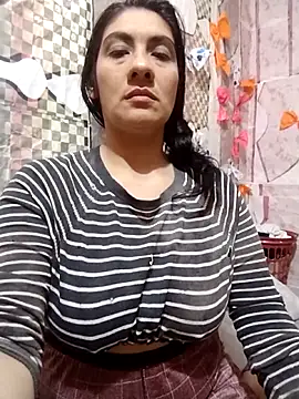 luzdelunas online show from November 1, 1:43 am