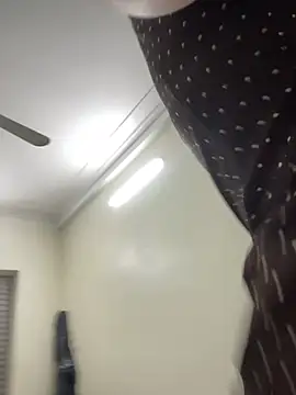 HinayLa online show from May 4, 1:42 am