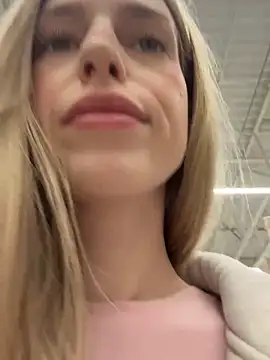 kira mia online show from January 6, 4:21 pm