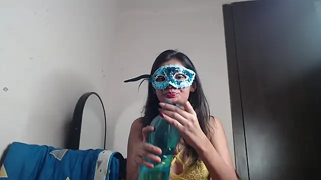 Hottie hania online show from January 11, 7:30 pm