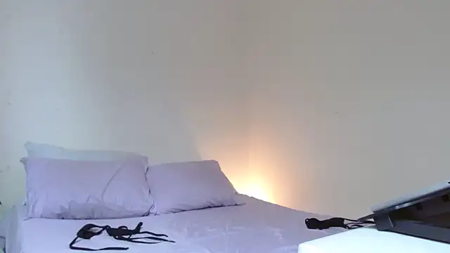 Dulce765b online show from March 31, 2:39 pm