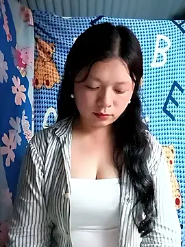 lisa-bae00 online show from April 27, 2:36 pm