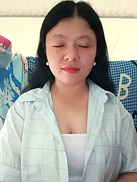 lisa-bae00 online show from May 3, 5:44 am