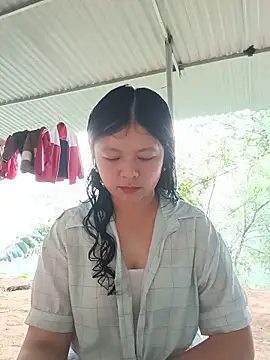 lisa-bae00 online show from May 16, 10:36 am