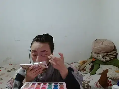 fresita streamer online show from November 12, 5:05 am