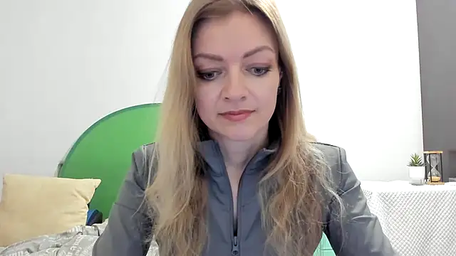 Salionne online show from March 27, 9:15 pm