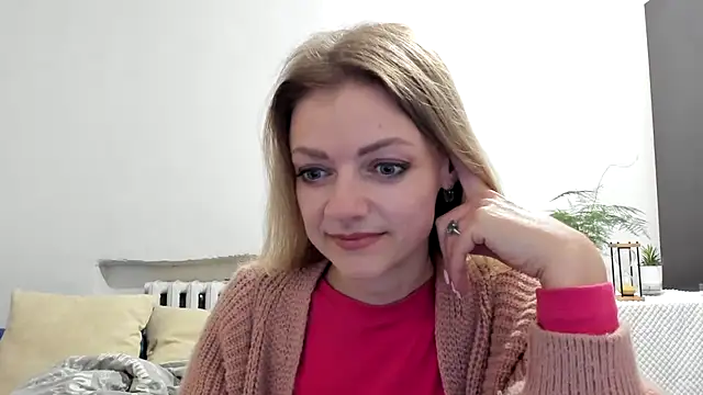 Salionne online show from April 3, 8:40 pm