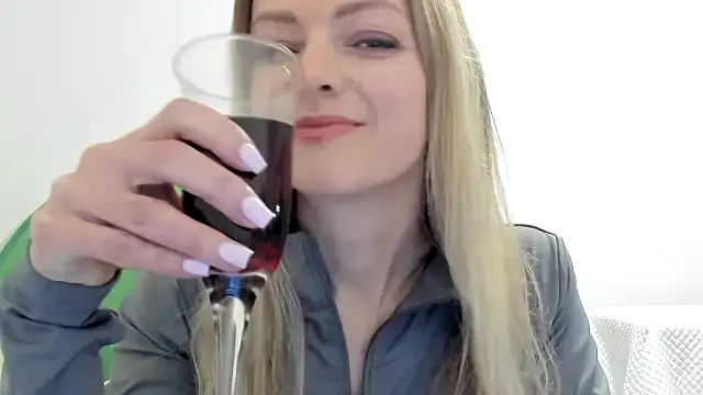 Salionne online show from March 28, 9:24 pm