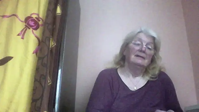 AmyLove353 online show from April 1, 6:14 am