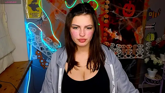 KittyShenson online show from November 5, 7:08 pm