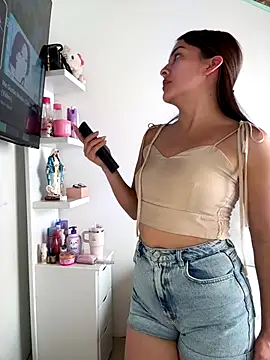 Talia Bonet online show from November 3, 4:00 pm