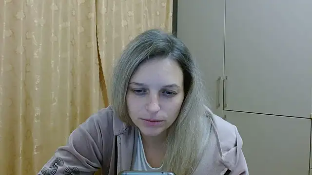 ElisSky301 online show from October 20, 9:40 pm