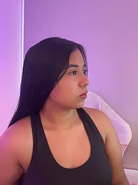 aly nicols online show from October 29, 10:01 pm