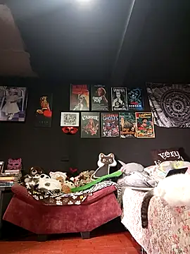 Isis Bathory online show from October 24, 4:03 pm