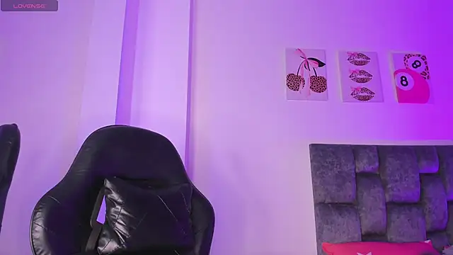 kittymonroe1 online show from May 6, 6:01 pm