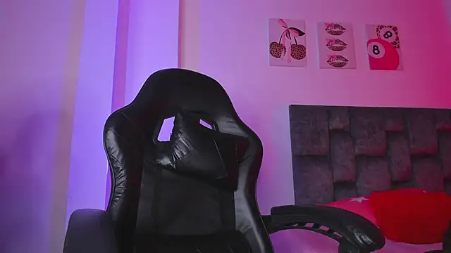 kittymonroe1 online show from May 18, 5:52 pm