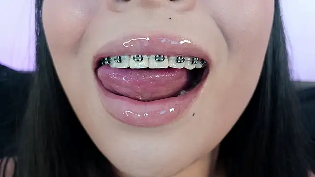 mia roux1 online show from May 24, 10:31 pm