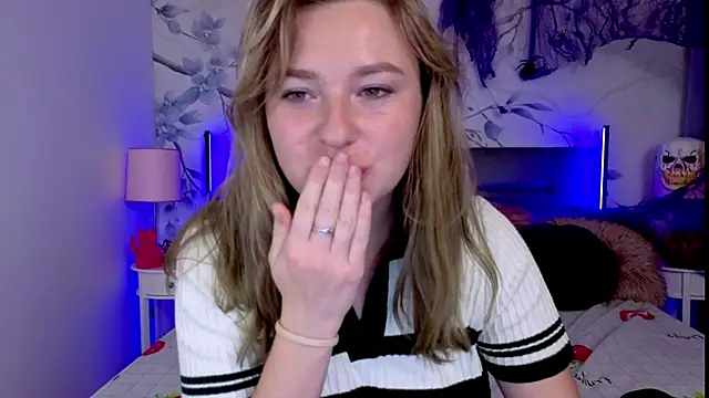 Ailissa  fox online show from October 24, 5:20 pm