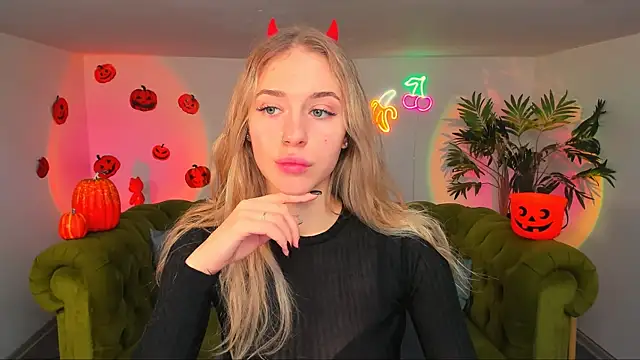 sassy cutie online show from October 29, 6:29 am